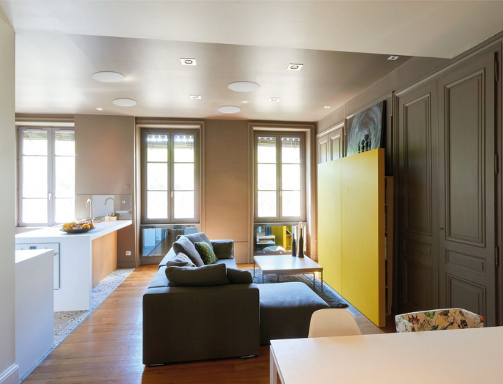¿Cómo Distribuir Sistemas de Audio en Varias Zonas de una Residencia sin Afectar la Estética? Guía para Arquitectos